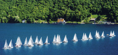 Barche a Vela sul lago